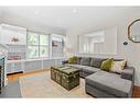 15 Freeman Place, Hamilton, ON  - Indoor Photo Showing Living Room 