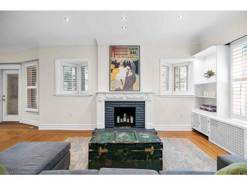 15 Freeman Place, Hamilton, ON - Indoor Photo Showing Living Room With Fireplace