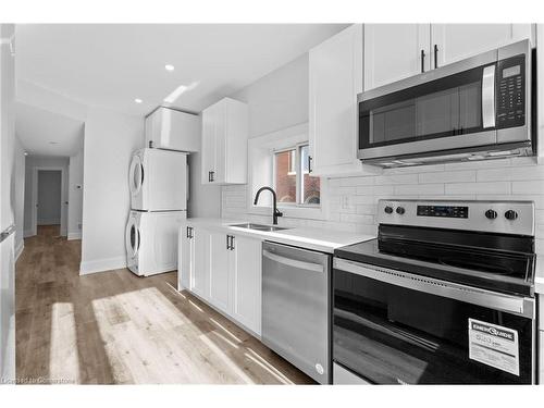 2-55 Cayuga Street, Brantford, ON - Indoor Photo Showing Kitchen With Double Sink With Upgraded Kitchen