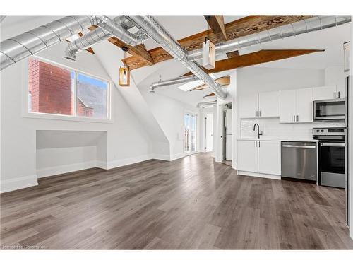 3-55 Cayuga Street, Brantford, ON - Indoor Photo Showing Kitchen