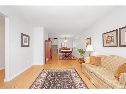 399 Rexford Drive, Hamilton, ON - Indoor Photo Showing Living Room