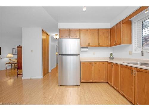 399 Rexford Drive, Hamilton, ON - Indoor Photo Showing Kitchen