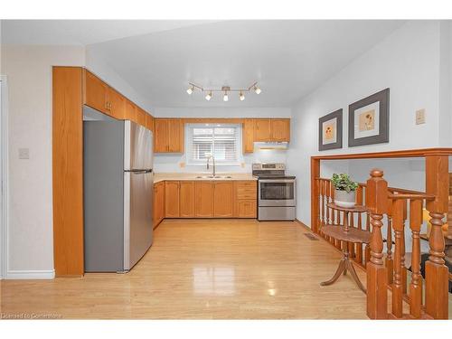 399 Rexford Drive, Hamilton, ON - Indoor Photo Showing Kitchen