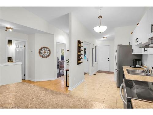 4466 Michael Avenue, Beamsville, ON - Indoor Photo Showing Kitchen With Double Sink