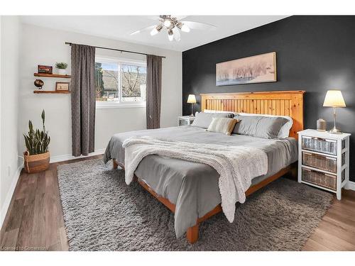 4466 Michael Avenue, Beamsville, ON - Indoor Photo Showing Bedroom