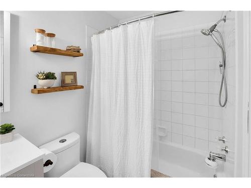 4466 Michael Avenue, Beamsville, ON - Indoor Photo Showing Bathroom