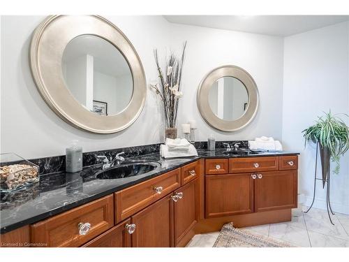 304-1477 Lakeshore Road, Burlington, ON - Indoor Photo Showing Bathroom