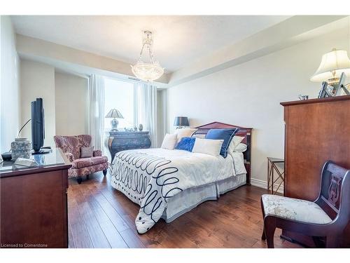 304-1477 Lakeshore Road, Burlington, ON - Indoor Photo Showing Bedroom