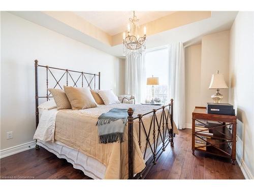 304-1477 Lakeshore Road, Burlington, ON - Indoor Photo Showing Bedroom