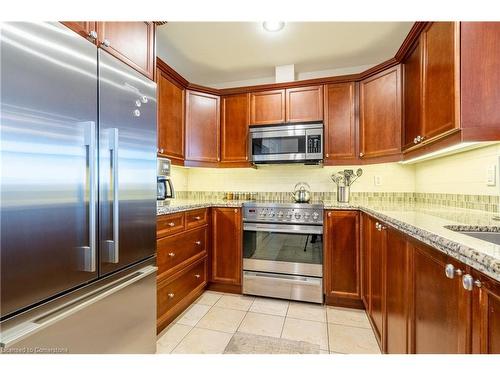 304-1477 Lakeshore Road, Burlington, ON - Indoor Photo Showing Kitchen