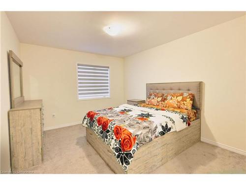 60 Fleming Crescent, Caledonia, ON - Indoor Photo Showing Bedroom