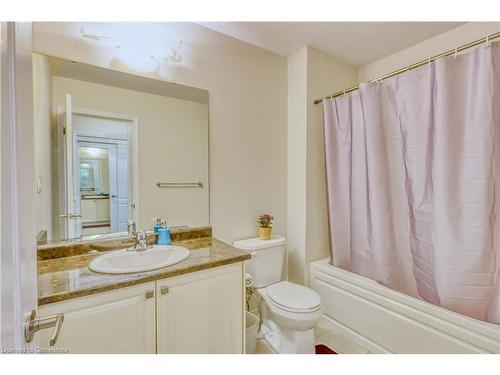 60 Fleming Crescent, Caledonia, ON - Indoor Photo Showing Bathroom