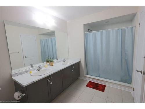 60 Fleming Crescent, Caledonia, ON - Indoor Photo Showing Bathroom