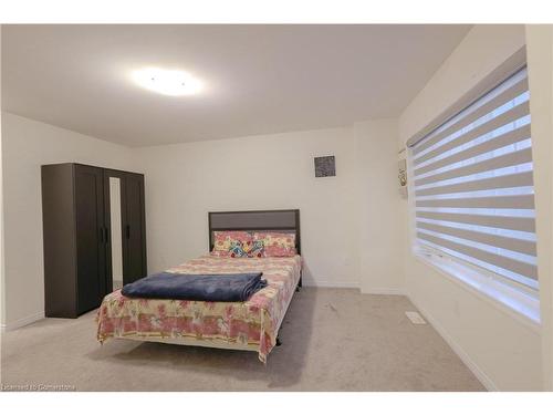 60 Fleming Crescent, Caledonia, ON - Indoor Photo Showing Bedroom