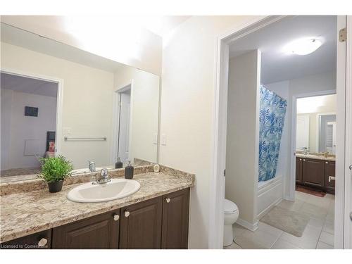 60 Fleming Crescent, Caledonia, ON - Indoor Photo Showing Bathroom