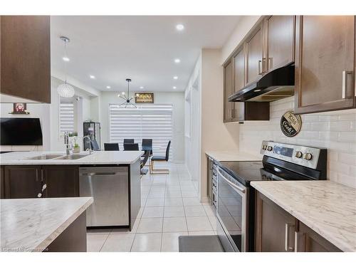 60 Fleming Crescent, Caledonia, ON - Indoor Photo Showing Kitchen With Double Sink With Upgraded Kitchen