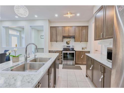 60 Fleming Crescent, Caledonia, ON - Indoor Photo Showing Kitchen With Double Sink With Upgraded Kitchen