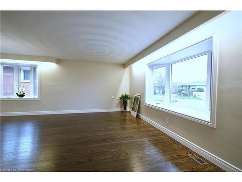 290 Carson Drive, Hamilton, ON - Indoor Photo Showing Other Room