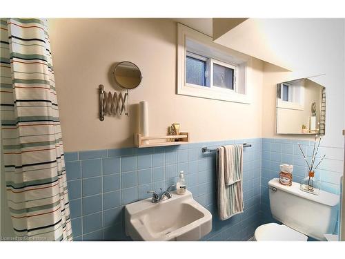 290 Carson Drive, Hamilton, ON - Indoor Photo Showing Bathroom