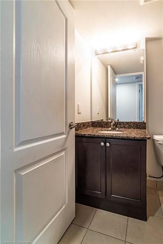 59-2441 Greenwich Drive, Oakville, ON - Indoor Photo Showing Bathroom