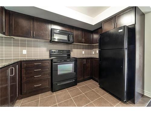 59-2441 Greenwich Drive, Oakville, ON - Indoor Photo Showing Kitchen