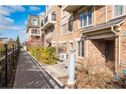 59-2441 Greenwich Drive, Oakville, ON - Outdoor