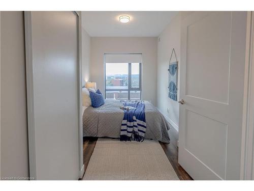 902-15 Queen Street S, Hamilton, ON - Indoor Photo Showing Bedroom