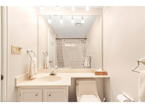 2-2052 Brant Street, Burlington, ON - Indoor Photo Showing Bathroom