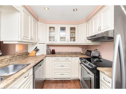 2-2052 Brant Street, Burlington, ON - Indoor Photo Showing Kitchen