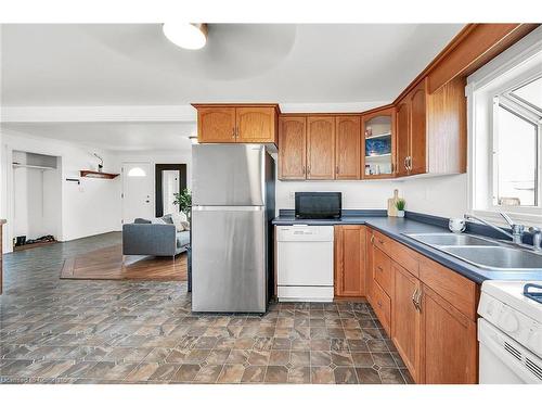 64031 Wellandport Road, Wainfleet, ON - Indoor Photo Showing Kitchen With Double Sink