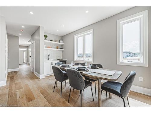 6220 Curlin Crescent, Niagara Falls, ON - Indoor Photo Showing Dining Room