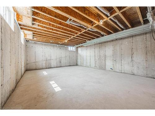 6220 Curlin Crescent, Niagara Falls, ON - Indoor Photo Showing Basement