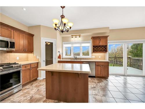 61 Waterford Crescent, Hamilton, ON - Indoor Photo Showing Kitchen