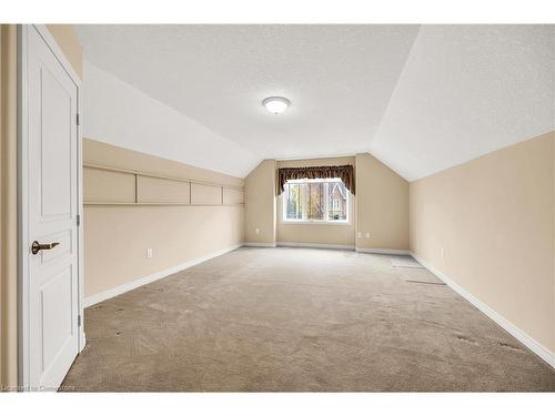 61 Waterford Crescent, Hamilton, ON - Indoor Photo Showing Other Room