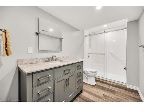 61 Waterford Crescent, Hamilton, ON - Indoor Photo Showing Bathroom