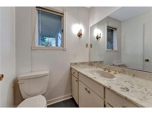 311 Golf Links Road, Ancaster, ON - Indoor Photo Showing Bathroom