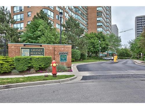 1408-1276 Maple Crossing Boulevard, Burlington, ON - Outdoor