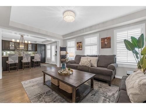 182 Binhaven Boulevard Boulevard, Binbrook, ON - Indoor Photo Showing Living Room