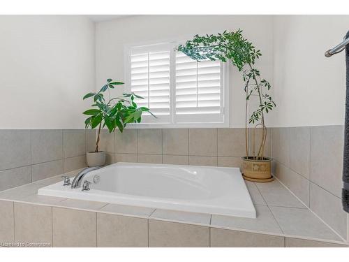 182 Binhaven Boulevard Boulevard, Binbrook, ON - Indoor Photo Showing Bathroom