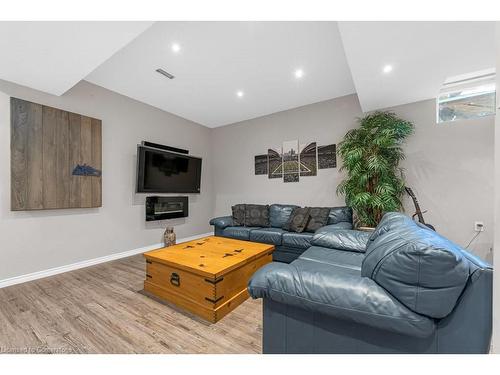 182 Binhaven Boulevard Boulevard, Binbrook, ON - Indoor Photo Showing Living Room