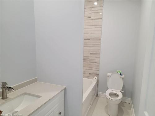 103 Peel Street, Brantford, ON - Indoor Photo Showing Bathroom