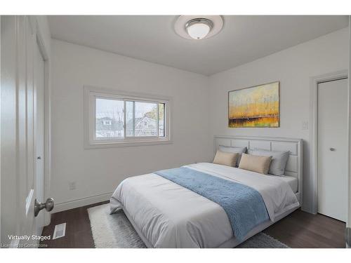 30 Graham Avenue N, Hamilton, ON - Indoor Photo Showing Bedroom