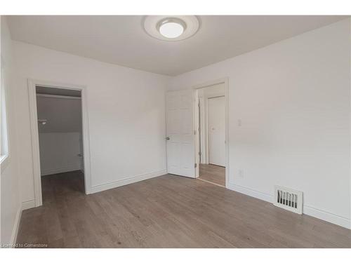 30 Graham Avenue N, Hamilton, ON - Indoor Photo Showing Other Room