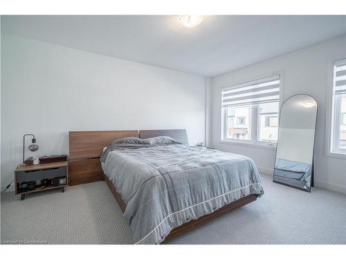 33 Southam Lane, Hamilton, ON - Indoor Photo Showing Bedroom