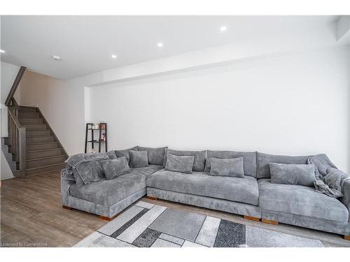 33 Southam Lane, Hamilton, ON - Indoor Photo Showing Living Room