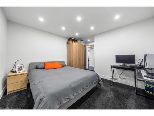 528 Main Street W, Grimsby, ON - Indoor Photo Showing Bedroom