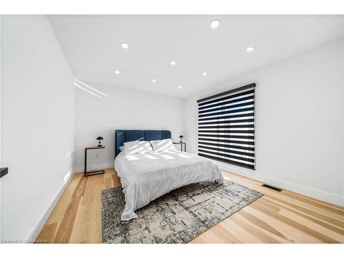 528 Main Street W, Grimsby, ON - Indoor Photo Showing Bedroom