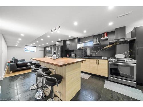 528 Main Street W, Grimsby, ON - Indoor Photo Showing Kitchen