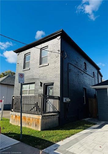 Upper-263 Kensington Avenue N, Hamilton, ON - Outdoor