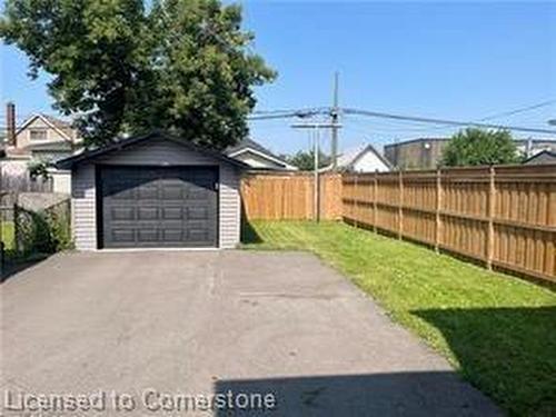 Upper-263 Kensington Avenue N, Hamilton, ON - Outdoor